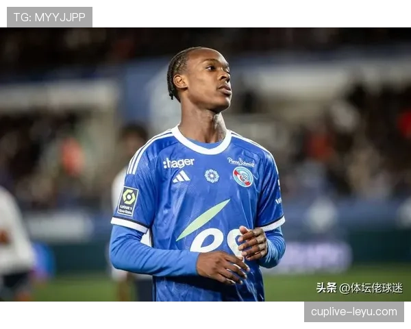 阿尔进攻套路革新：新战术驱动球队表现飙升，引领现代足球新潮流