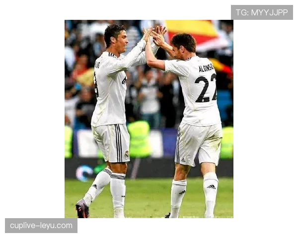 皇家马德里更衣室权力结构解析：核心球员影响力与团队动态