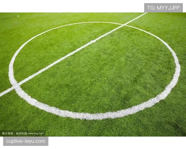 中圈开球规则拆解:何时必须踢出才能有效开赛? 中圈开球规则拆解:何时必须踢出才能有效开赛?