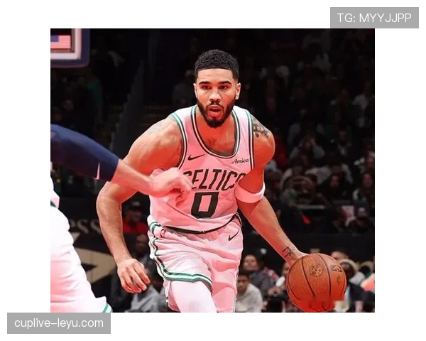 佩顿·普里查德挡拆为塔图姆拉开空位三分更稳定